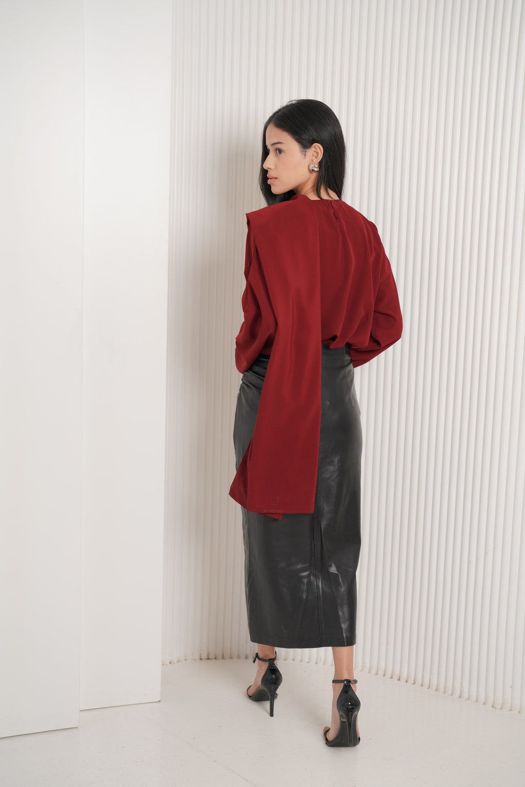The multi-way blouse in maroon