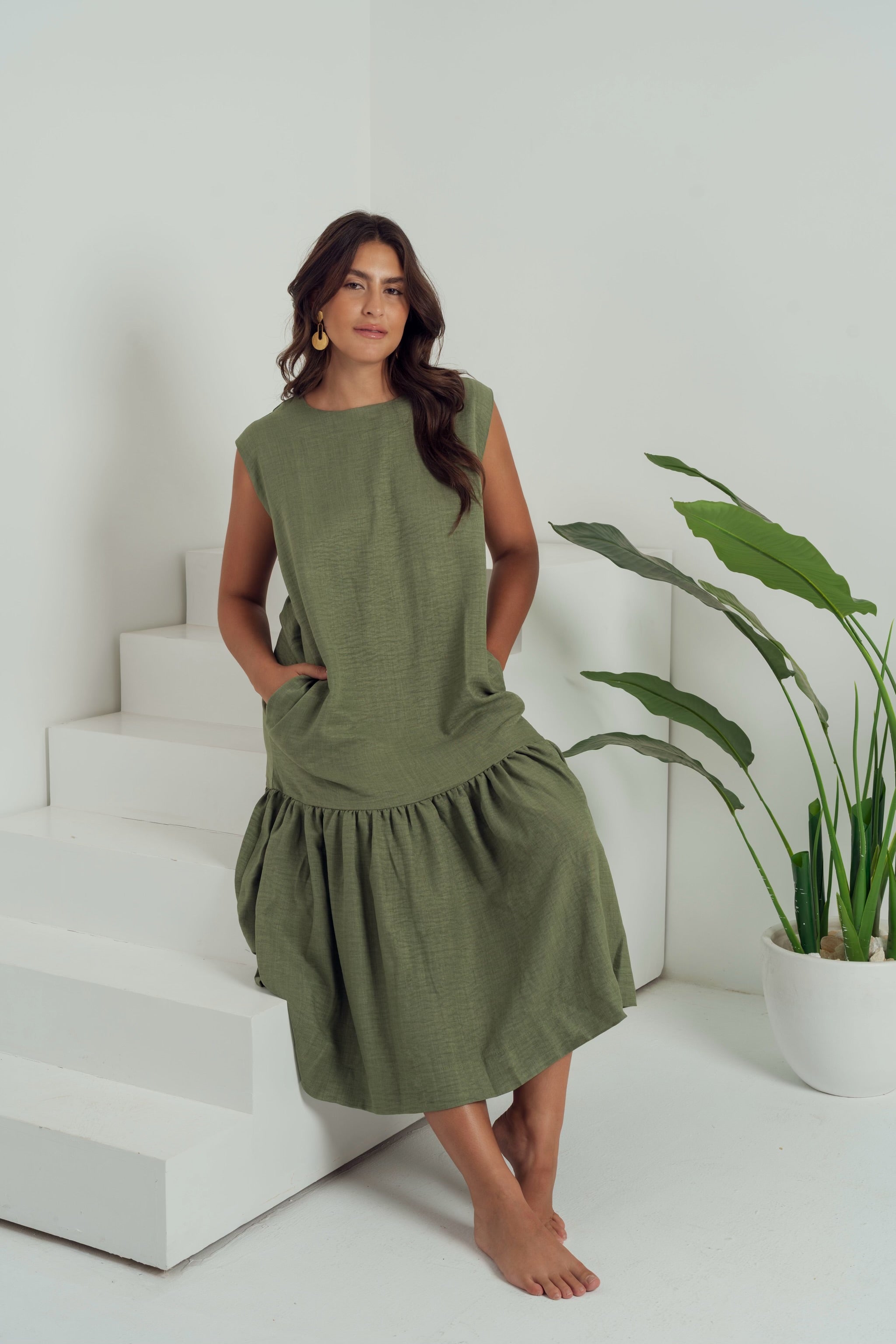 BREEZY SUMMER DRESS IN OLIVE